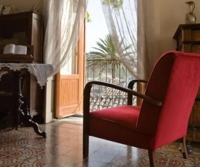 Modica, turisti palermitani portano via due libri dalla casa di Quasimodo