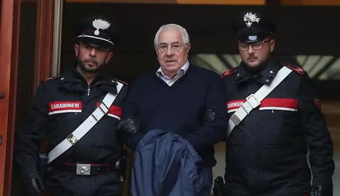 L'erede di Tot&ograve; Riina e la sua ossessione per i cellulari: &laquo;Quando sei con me lo devi buttare&raquo;