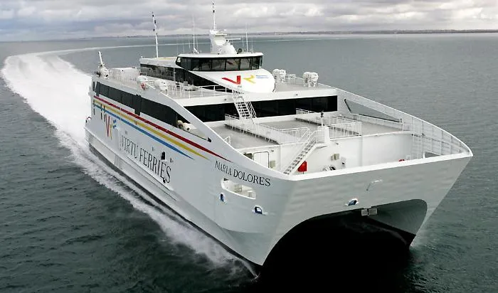 Pronto per l'imbarco sul catamarano, 27enne fermato a Pozzallo per droga