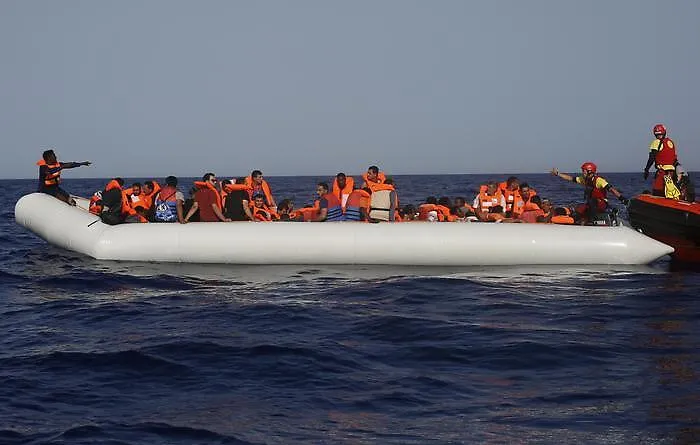 Lampedusa, nuovi sbarchi nella notte: 48 migranti soccorsi dalle Ong. Scattano subito i trasferimenti