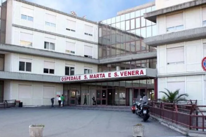 Acireale, primo intervento chirurgia vertebrale al "S. Marta e S. Venera"