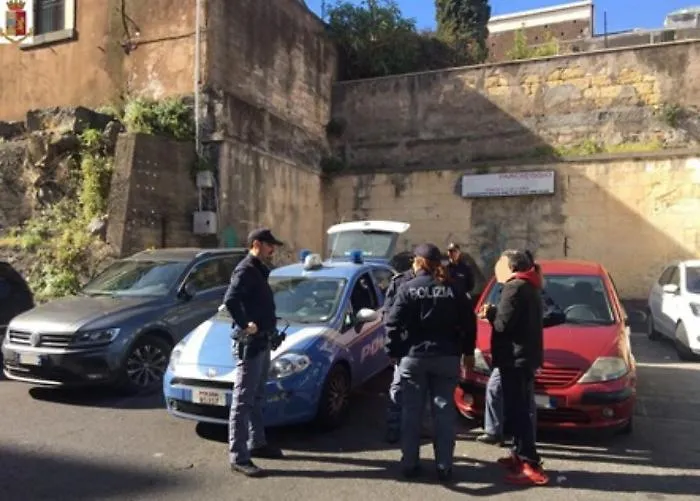 Catania, daspo urbano e revoca del reddito di cittadinanza a parcheggiatori abusivi