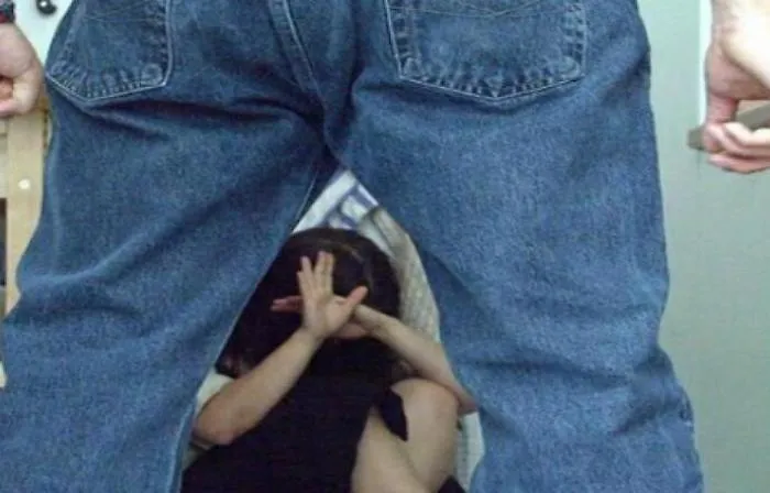 Canicatt&igrave;, arrestato padre-orco accusato di aver abusato della figlia 13enne