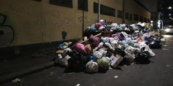 Catania rifiuti: "Da catanese che paga le tasse dico che &egrave; una vergogna"