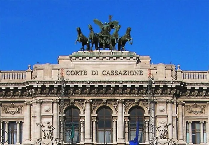 Masturbarsi in pubblico non &egrave; pi&ugrave; un reatoPer un catanese scatter&agrave; "solo" la multa