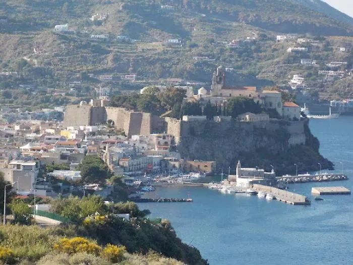 Isole Eolie, arriva allarme dell'Ingv: &laquo;Si abbassano di un centimetro l'anno: troppo&raquo;