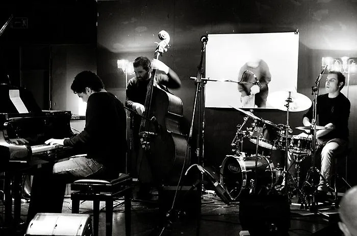 Urban Fabula Trio