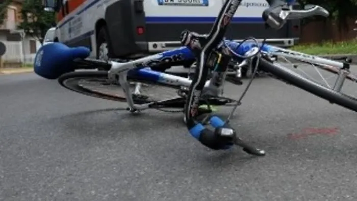 Barcellona Pozzo di Gotto, avvocato Manca investe ciclista e se ne va. Poi si scusa