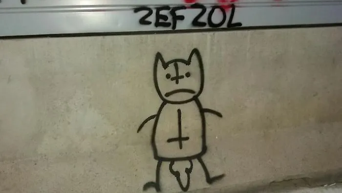 Denuncia M5S, scritte e simboli satanici in centro Palermo