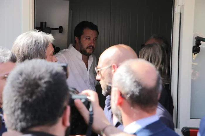 La propaganda anti-migranti di Salvini in Sicilia provoca un caso diplomatico