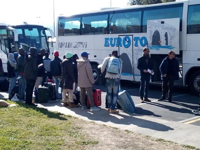 Cara di Mineo si va svuotando fra trasferimenti e allontanamenti "volontari"