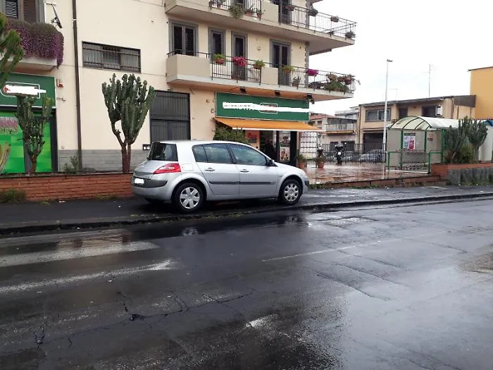 Catania: "Parcheggio sul marciapiede e me ne frego dei pedoni"