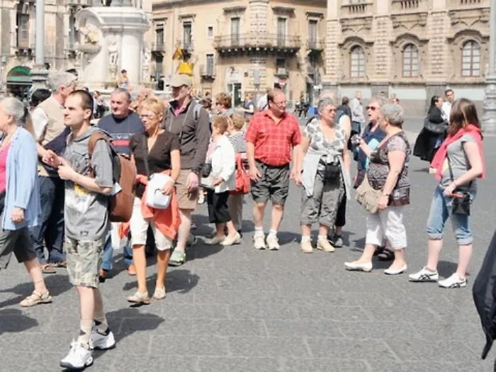 Catania, aumenta anche la tassa di soggiorno e cresce il coro di no sulla Tari