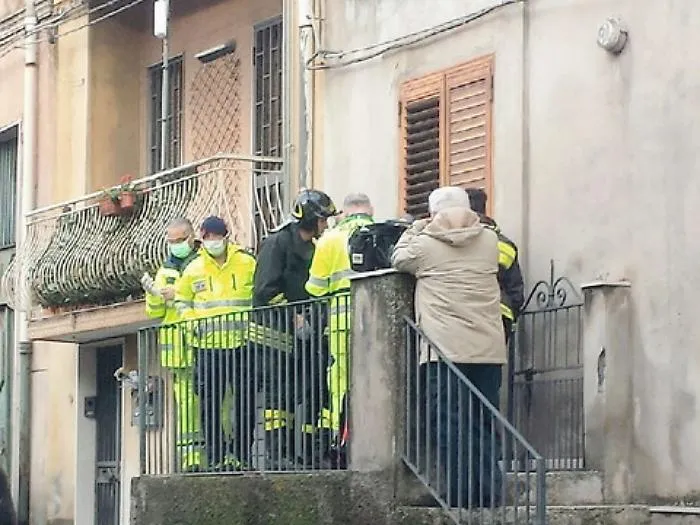 Dramma della solitudine a S. G. la Punta: anziane sorelle trovate morte in casa