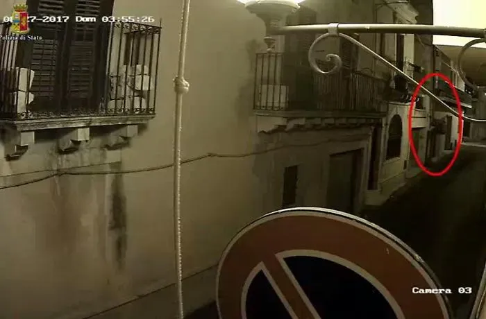 Comiso, tradito da una impronta di scarpa e dai sopralluoghi: arrestato ladro