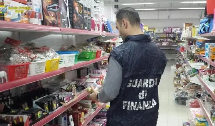 Trecentomila giocattoli illegali sequestrati a Ragusa Modica e Pozzallo