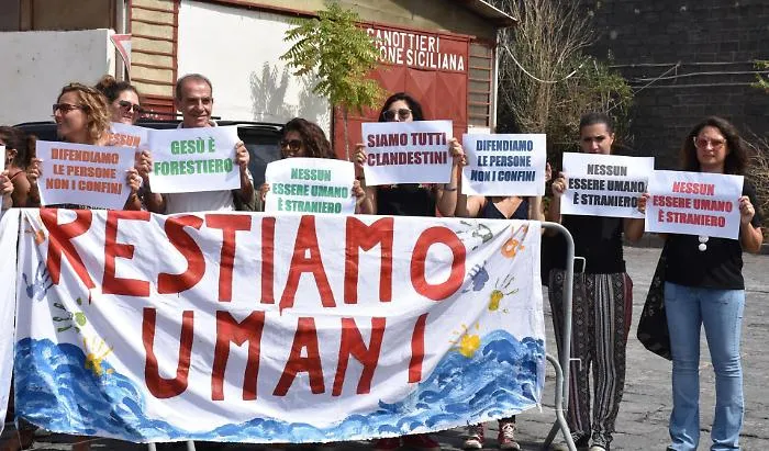 Migranti: Malta accusa il Viminale,Salvini invece polemizza con Savino