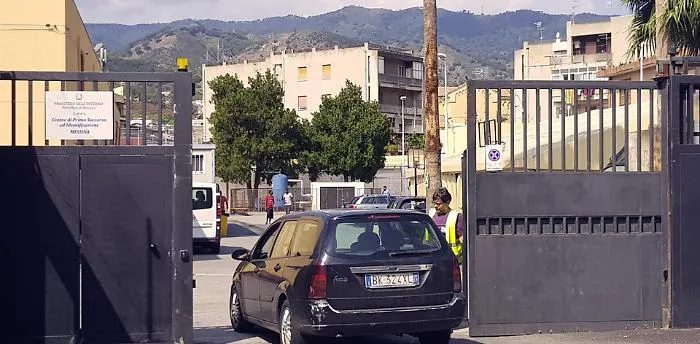 Primo giorno a Messina per migranti Diciotti in attesa di conoscere destinazioni
