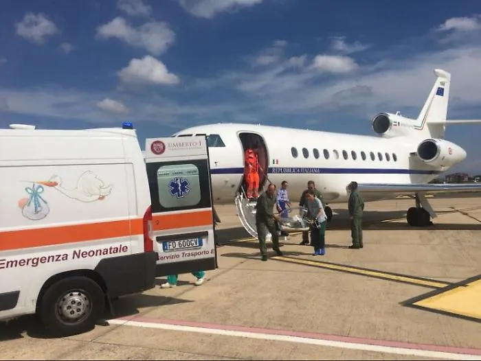 Bimbo in pericolo di vita, trasferito a Roma con un Falcon 900
