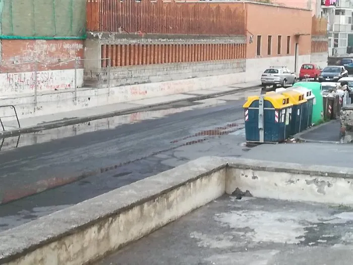 Catania, Nesima superiore: "Questa non &egrave; acqua ma fogna a cielo aperto"