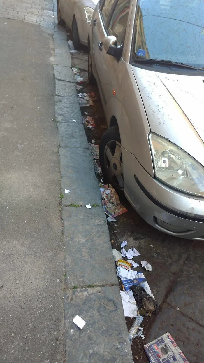 Catania, Via Gabriello Carnazza: degrado e sporcizia 