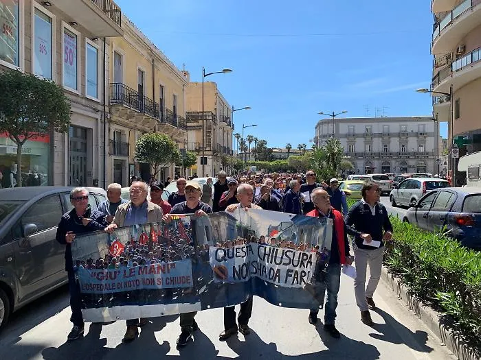 Ospedale di Noto, la protesta si sposta a Siracusa: corteo dei cittadini