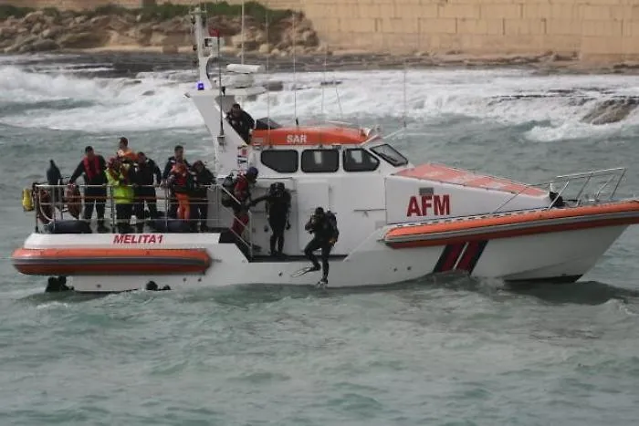 Affonda peschereccio di Siracusa: un morto e un disperso, due in salvo
