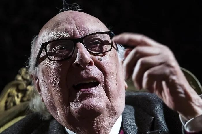 L'addio ad Andrea Camilleri, inventore di Montalbano e cantore della sicilianit&agrave;