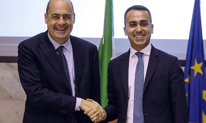 M5s-Pd: accordo su premier e programmi, incognite per Di Maio e il voto su Rousseu