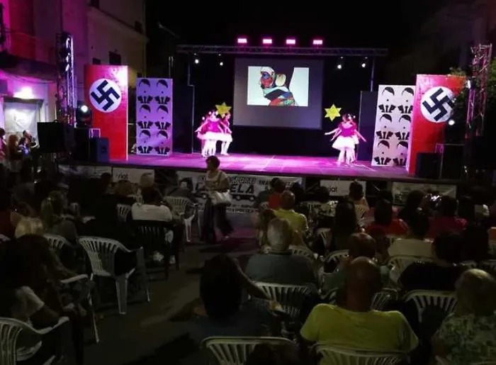 Allarme a Capaci per simboli fascisti su palco (ma era spettacolo sulla Shoa)
