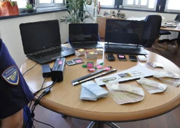 Napoli, vendeva polizze false &laquo;spendendo&raquo; nome dell&rsquo;isp. Raciti