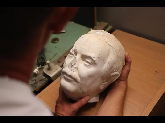 L'associazione dei funzionari di polizia restaurer&agrave; il busto di Falcone danneggiato a Palermo