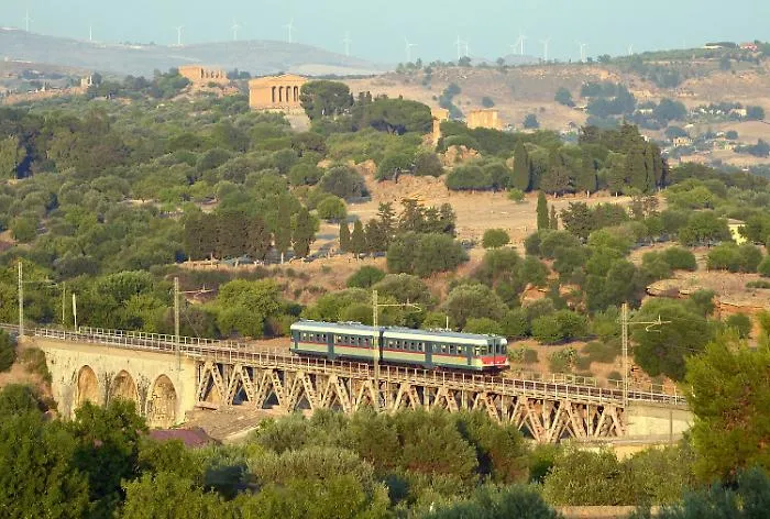 Turismo: ad Agrigento riparte la "ferrovia dei templi" 