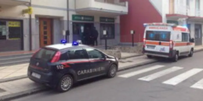 Rapina filiale banca Intesa San Paolo di Sant'Alessio Siculo travestito da corriere: colpo da 60 mila euro