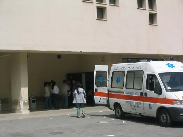 Palermo, &egrave; morta la quattordicenne caduta dal tetto di un magazzino