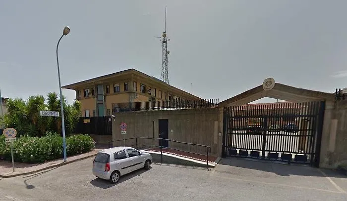 Carabinieri inseguono pregiudicato armato: panico tra i passanti al Fasano