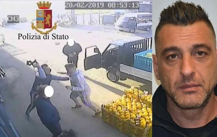 Colpi di crick a venditore ambulante che voleva accoltellarlo: arrestato