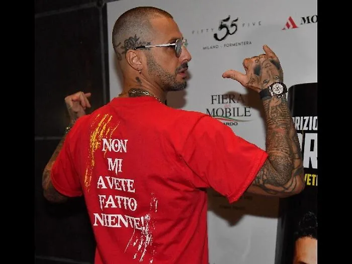 Fabrizio Corona in carcere altri 9 mesi: i servizi sociali non valgono