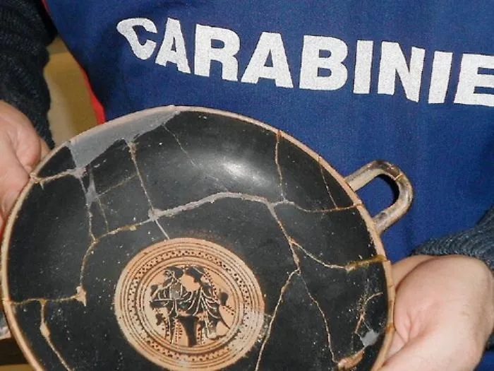 Siracusa, stroncato un traffico di reperti