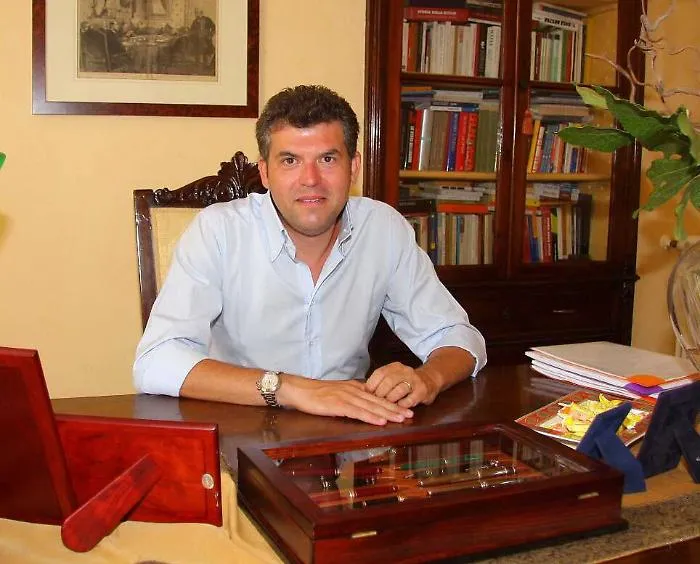 Usava l'auto blu non solo per scopi istituzionali, sei mesi all'ex sindaco di Termini Imerese