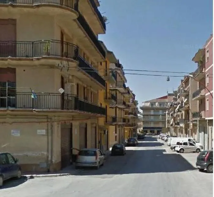 Canicatt&igrave;, intimidazione a un imprenditoreBruciato un copertone davanti casa sua
