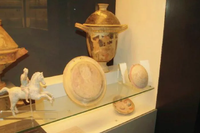 Ad Amsterdam la pisside trafugata a Centuripe