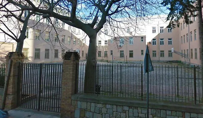 Palermo, vittima dei bulli, dodicenne minaccia di darsi fuoco a scuola