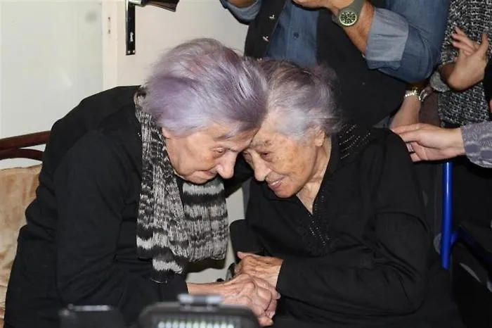 A Canicatt&igrave; Fif&igrave; Cammalleri festeggia 106 anni con la sorella di 112