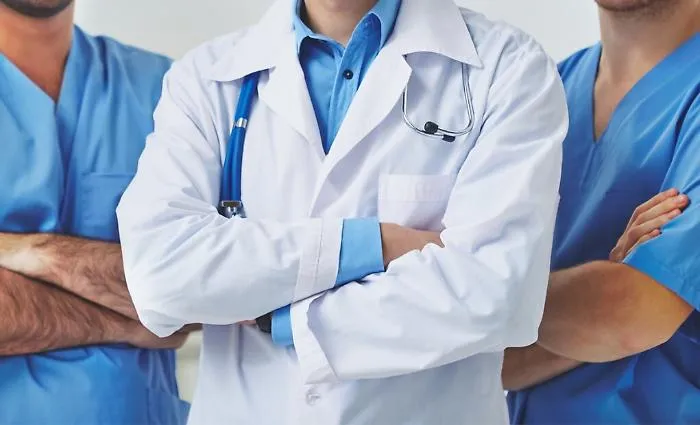 Sciopero medici, a rischio migliaia di interventi: si fermano anche specializzandi