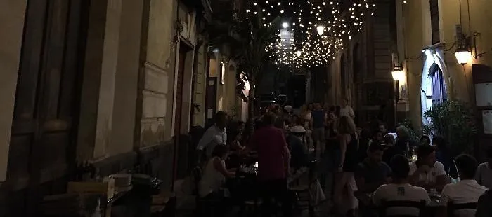 Catania, medico in pensione scippata in via Gisira fa arrestare i due ladri