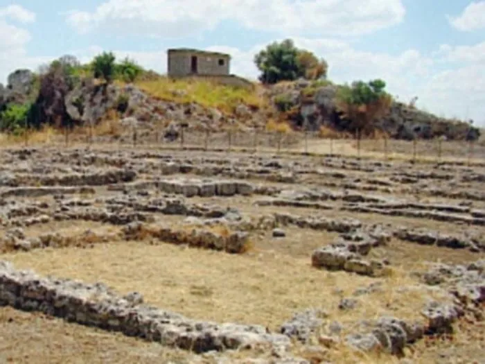 Alla ricerca del teatro antico "nascosto" tra i Templi