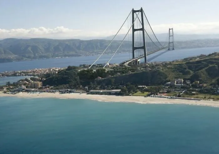 Ponte Stretto, il governo dal no al "boh"Frenata sulla Rg-Ct: ecco cosa c'&egrave; dietro