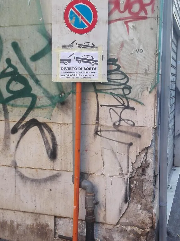 Catania: cartello dimenticato dopo le festivit&agrave; Agatine