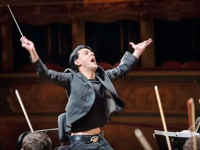 Apertura con Ezio Bosso, ad Acireale,  per Villa Pennisi in musica